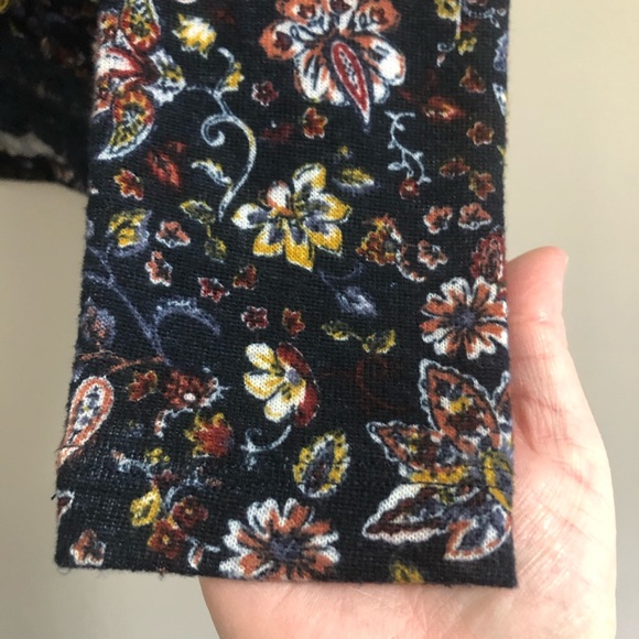 💜4/20 ARDENE Soft Floral Top with Crochet Trim - Picture 5 of 8